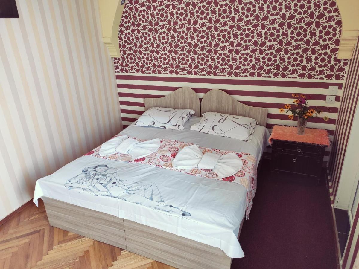 Guest House On Kostava 23 Кобулети Экстерьер фото
